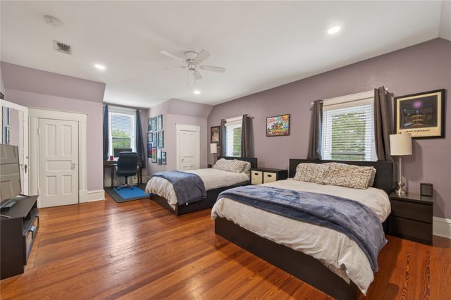 2300 N Edgewood Terrace, Fort Worth, TX 76103