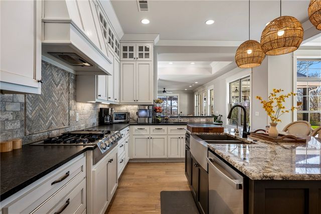 1913 Haxton Lane, Cave Springs, AR 72713