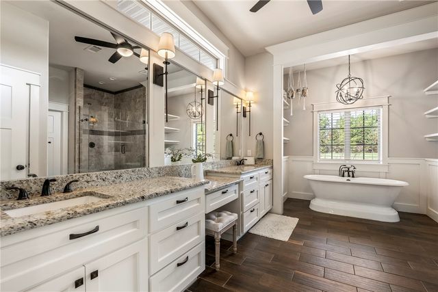 1913 Haxton Lane, Cave Springs, AR 72713