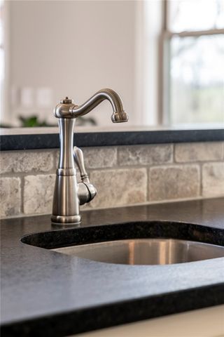 1913 Haxton Lane, Cave Springs, AR 72713