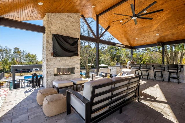 1913 Haxton Lane, Cave Springs, AR 72713