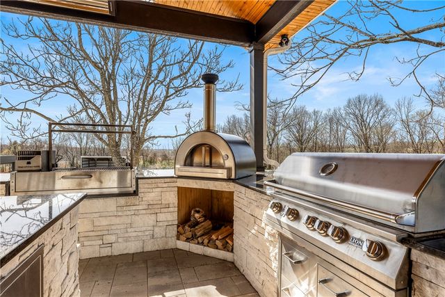 1913 Haxton Lane, Cave Springs, AR 72713