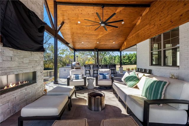 1913 Haxton Lane, Cave Springs, AR 72713