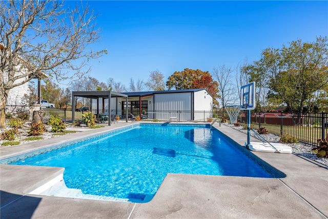 1913 Haxton Lane, Cave Springs, AR 72713