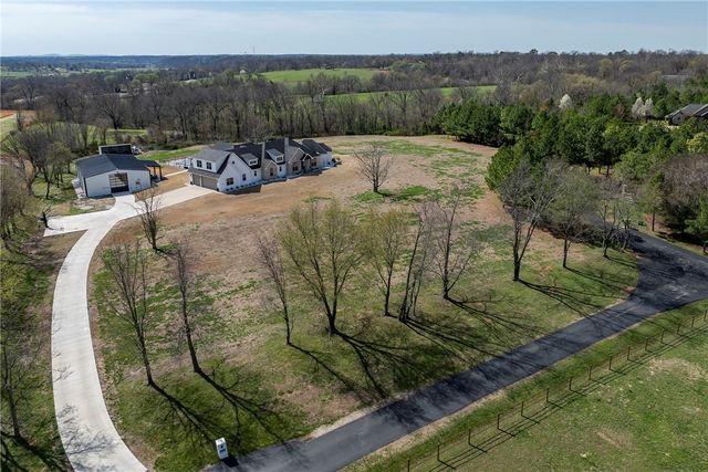 1913 Haxton Lane, Cave Springs, AR 72713