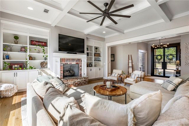 1913 Haxton Lane, Cave Springs, AR 72713