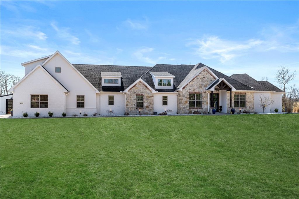 1913 Haxton Lane, Cave Springs, AR 72713