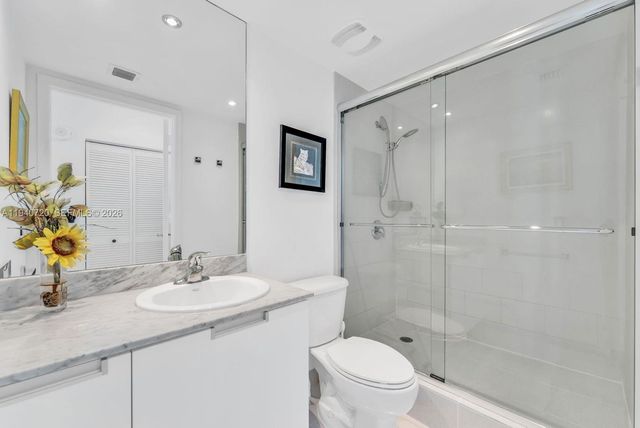 1881 79th St Cswy 1002, North Bay Village, FL 33141