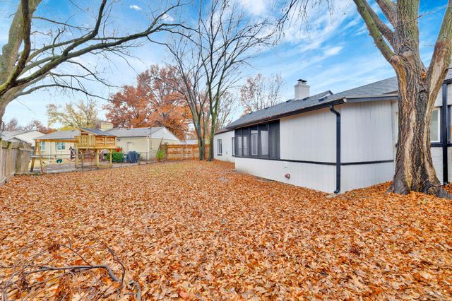 5608 E Park Hollow Dr, Wichita, KS 67208