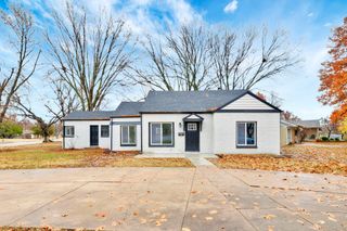 5608 E Park Hollow Dr, Wichita, KS 67208