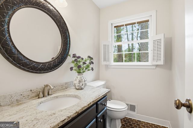 5465 Trowbridge Drive, Dunwoody, GA 30338