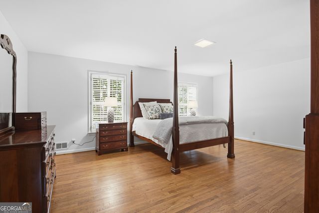 5465 Trowbridge Drive, Dunwoody, GA 30338