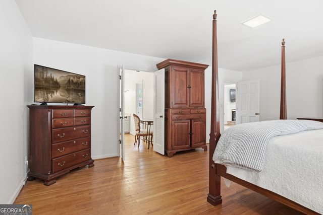 5465 Trowbridge Drive, Dunwoody, GA 30338