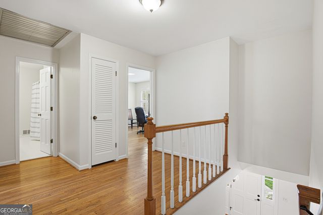 5465 Trowbridge Drive, Dunwoody, GA 30338