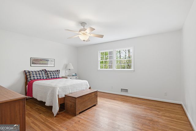 5465 Trowbridge Drive, Dunwoody, GA 30338