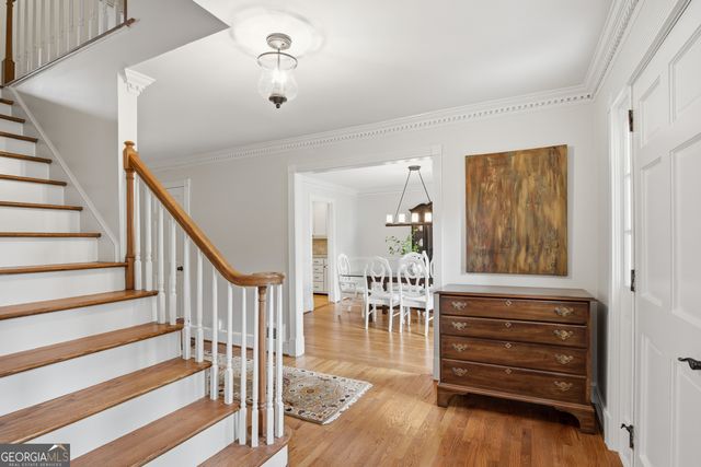 5465 Trowbridge Drive, Dunwoody, GA 30338