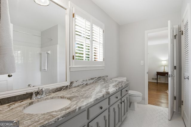 5465 Trowbridge Drive, Dunwoody, GA 30338