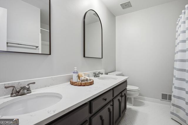 5465 Trowbridge Drive, Dunwoody, GA 30338