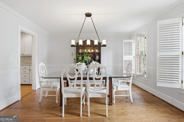 5465 Trowbridge Drive, Dunwoody, GA 30338