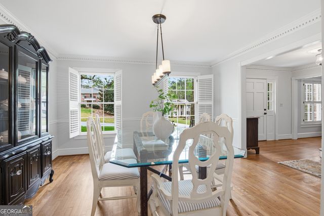 5465 Trowbridge Drive, Dunwoody, GA 30338