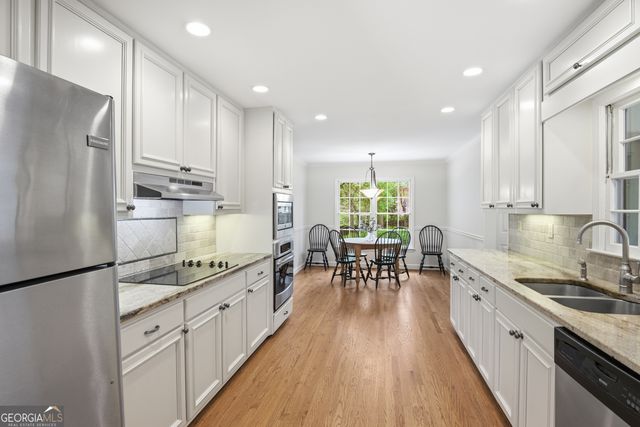 5465 Trowbridge Drive, Dunwoody, GA 30338