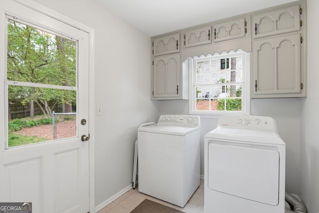 5465 Trowbridge Drive, Dunwoody, GA 30338