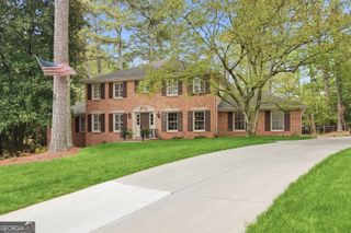 5465 Trowbridge Drive, Dunwoody, GA 30338