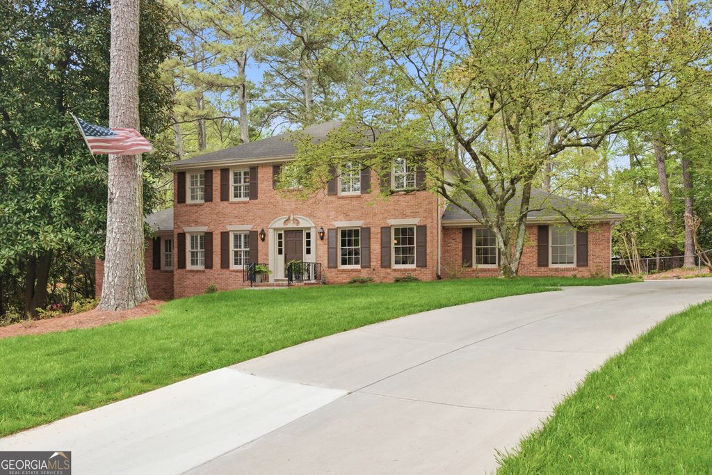 5465 Trowbridge Drive, Dunwoody, GA 30338