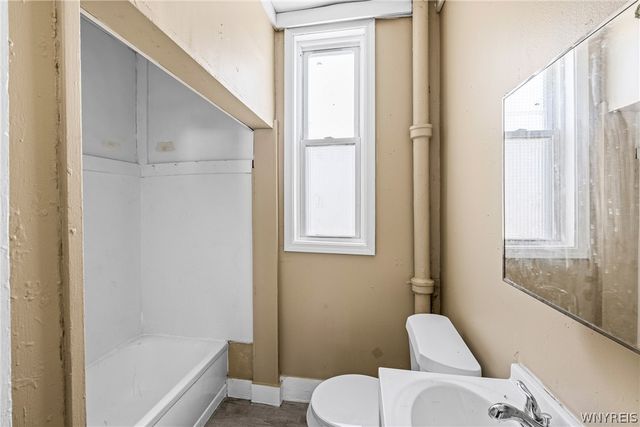 98 Howell Street, Buffalo, NY 14207