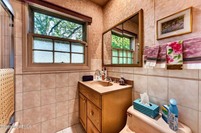29 Ormont Lane, Aberdeen, NJ 07747