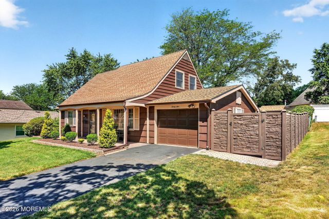 29 Ormont Lane, Aberdeen, NJ 07747