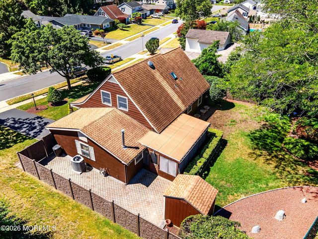 29 Ormont Lane, Aberdeen, NJ 07747