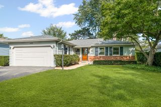 145 Walton Street, Barrington, IL 60010