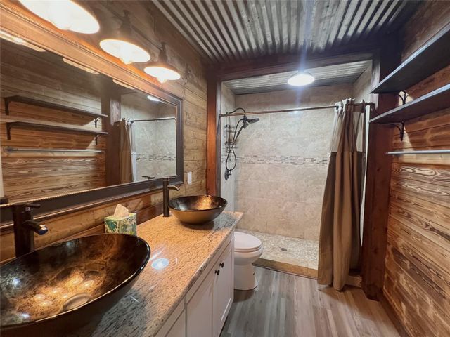 2748 County Road 456, El Campo, TX 77437
