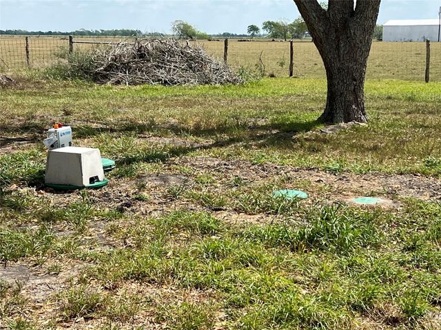 2748 County Road 456, El Campo, TX 77437