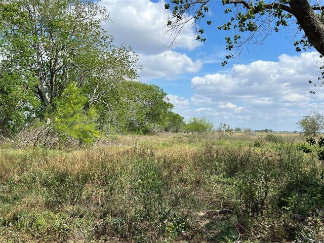 2748 County Road 456, El Campo, TX 77437