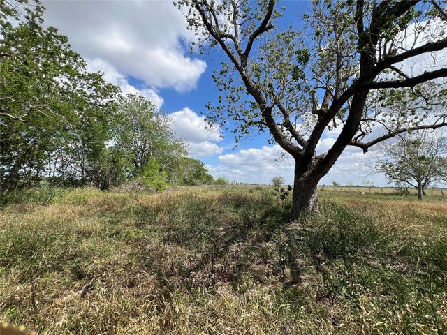 2748 County Road 456, El Campo, TX 77437