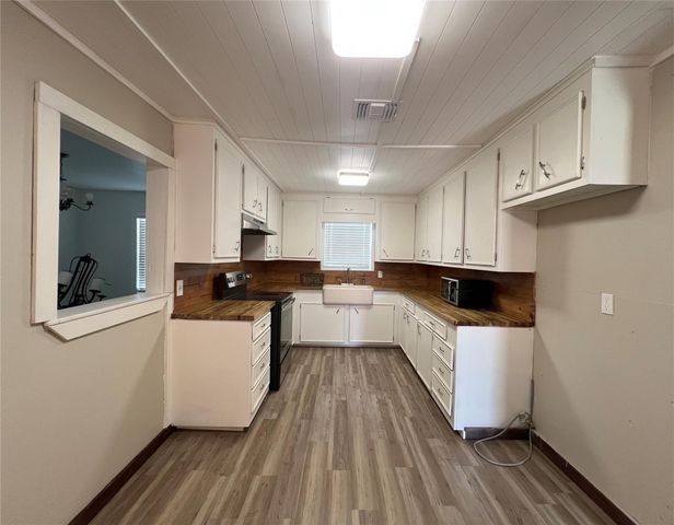2748 County Road 456, El Campo, TX 77437