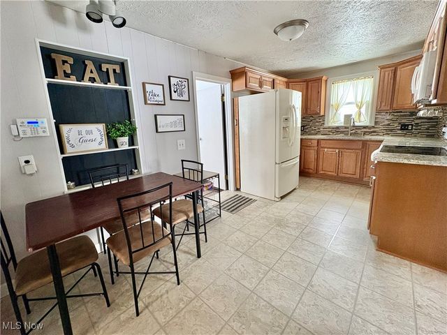 228 Hawk Avenue, Akron, OH 44312