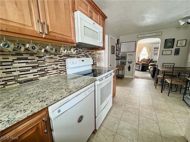 228 Hawk Avenue, Akron, OH 44312