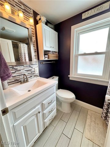 228 Hawk Avenue, Akron, OH 44312