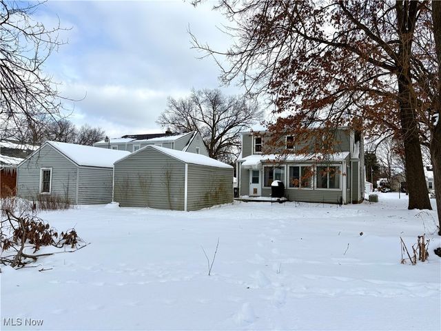 228 Hawk Avenue, Akron, OH 44312