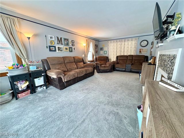 228 Hawk Avenue, Akron, OH 44312