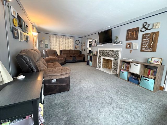 228 Hawk Avenue, Akron, OH 44312