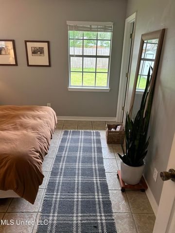 113 Colmer Circle, Ocean Springs, MS 39564