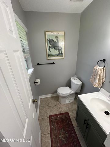 113 Colmer Circle, Ocean Springs, MS 39564