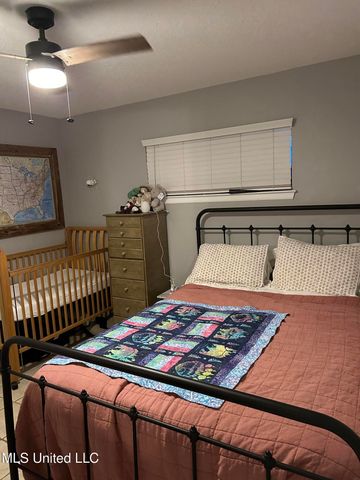 113 Colmer Circle, Ocean Springs, MS 39564