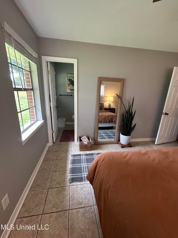 113 Colmer Circle, Ocean Springs, MS 39564