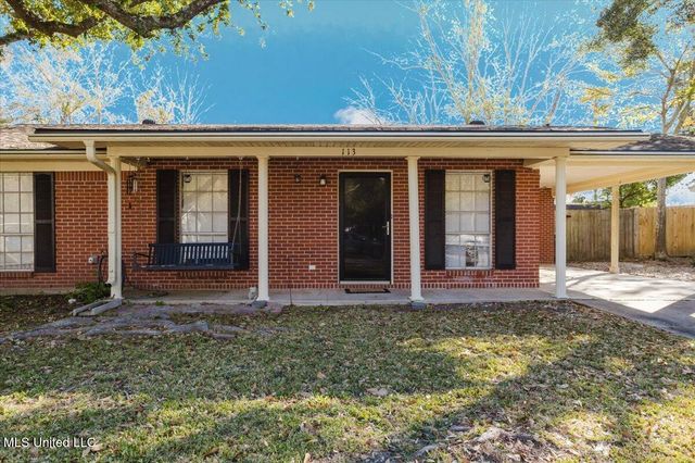 113 Colmer Circle, Ocean Springs, MS 39564