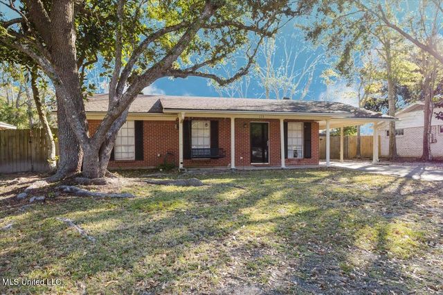 113 Colmer Circle, Ocean Springs, MS 39564